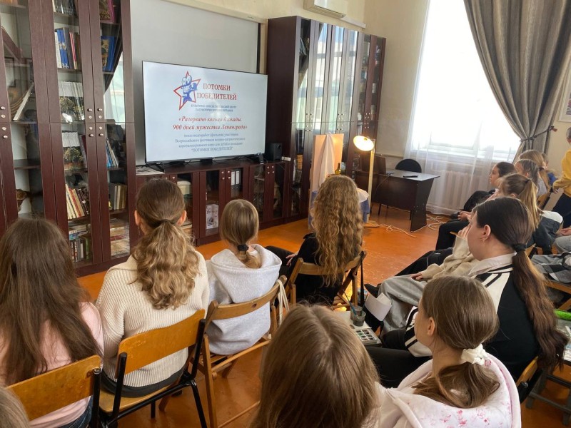 photo 5458839022051463068 y 1